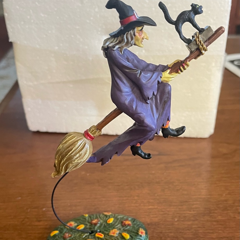 Dept 56 Halloween witch